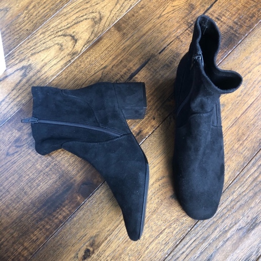 Aldo Black Suede Ankle Boots/Booties w block heel